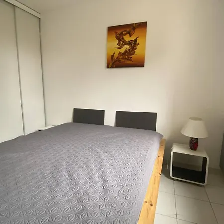 Appartement Amiraute Trois-pieces Sur Marinas