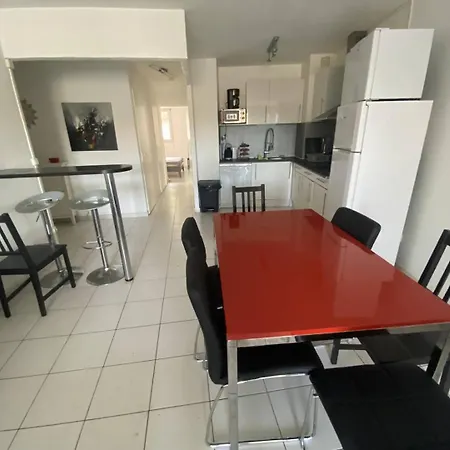 Amiraute Trois-pieces Sur Marinas Appartement *